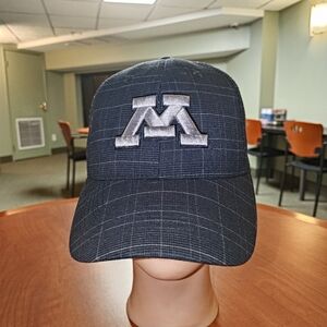 Top of the World Minnesota Golden Gophers Embroidered Fitted Hat Cap Gray Black